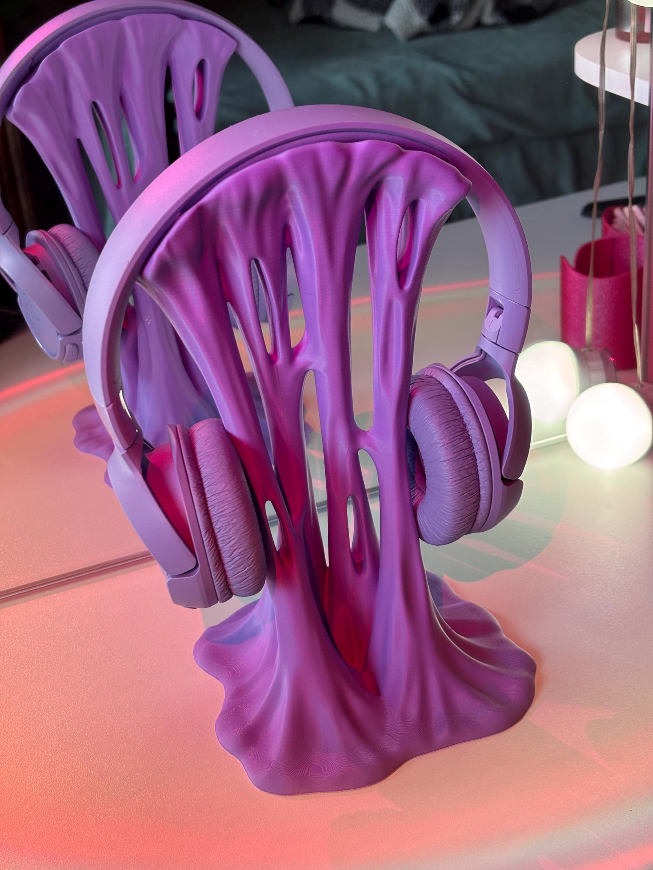 Suporte para Fones de Ouvido "Slime" Orgânico, Acessório de Mesa com Visual de Derretimento, Suporte Estiloso para Headset, Presente Criativo para Audiófilos, Organizador de Mesa com Estilo de Arte Moderna